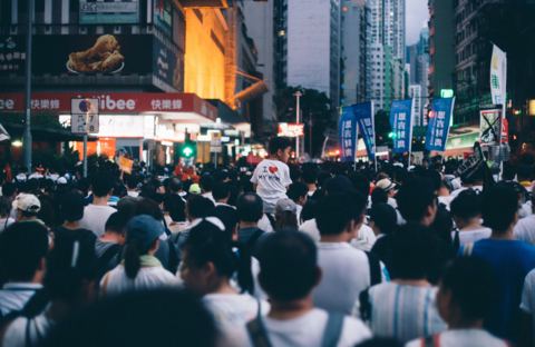 Iran und China: Proteste auf den Straßen